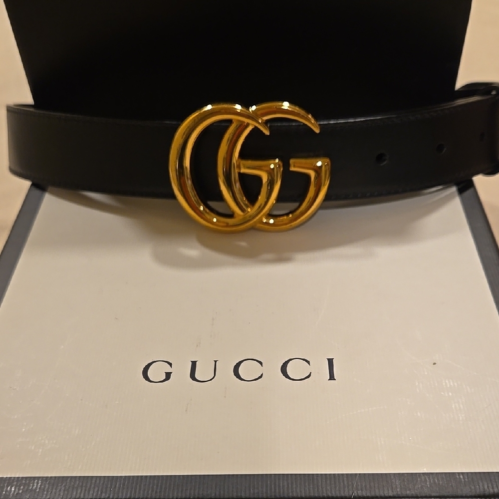 Gucci Black Belt with Gold GG Buckle 75/30